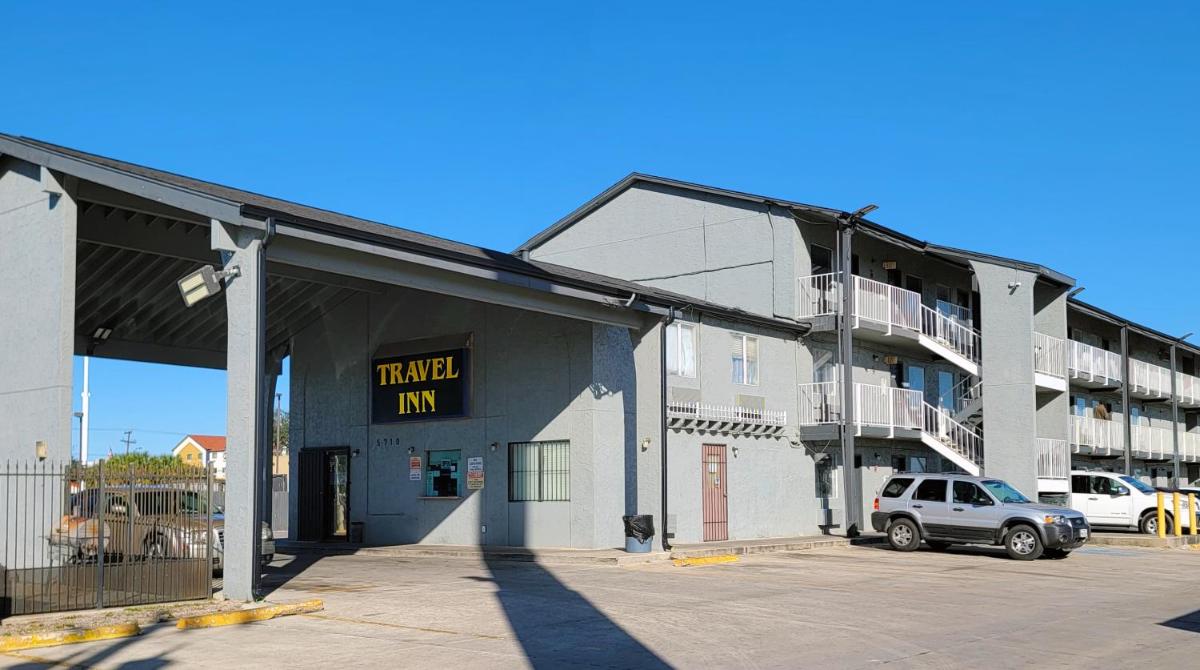 Popular attractions Area Nearby Property